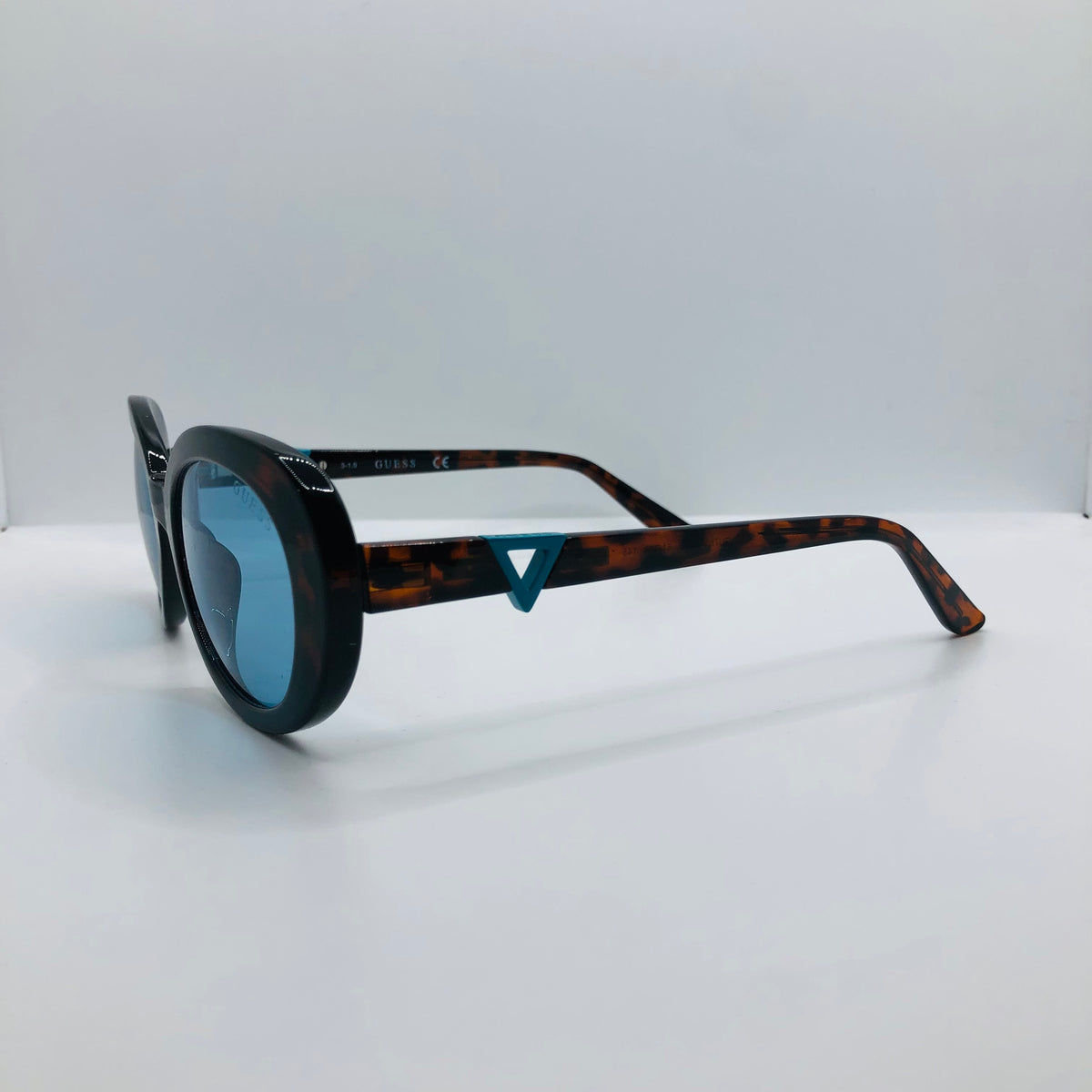 Guess GU7632 52V (2) - CLUKE